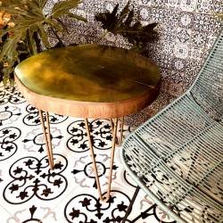 table d'appoint bois olivier et couche résine époxy verte, vue décoration